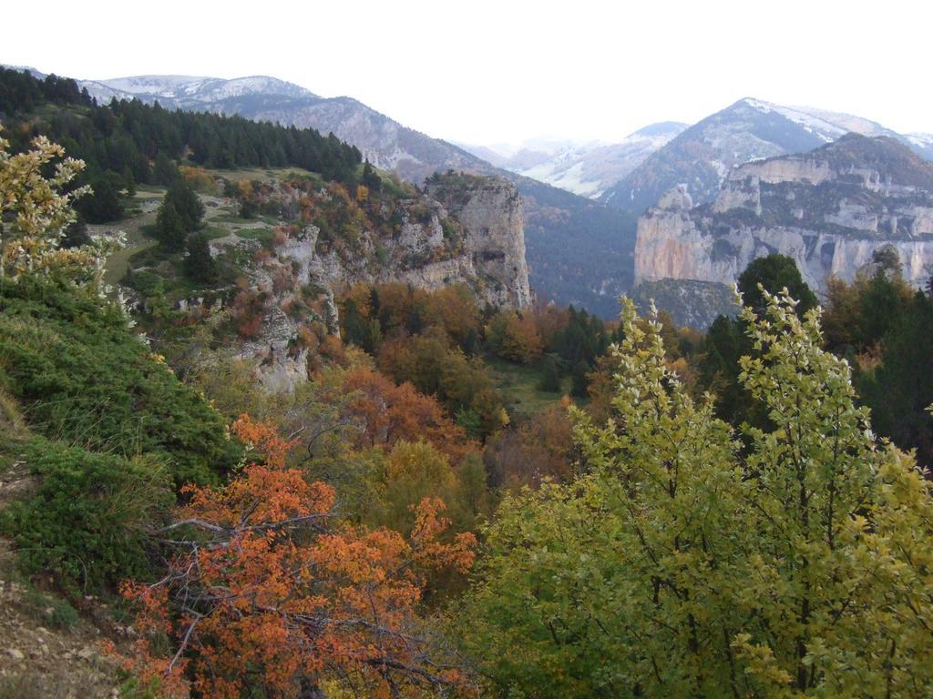 Le Sareymond Bed & Breakfast Menee Bagian luar foto